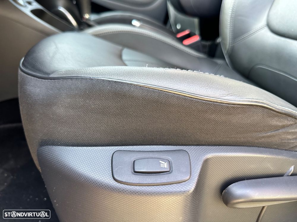 Renault Captur dCi 90 EDC Helly Hansen - 23