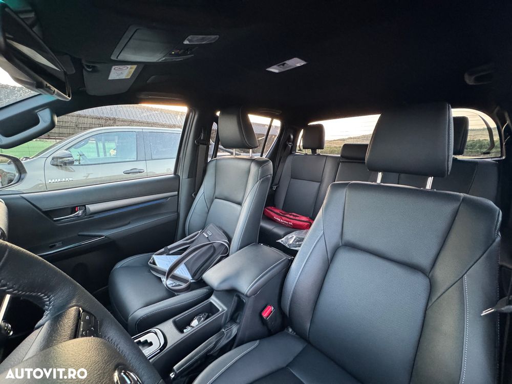 Toyota Hilux 2.8D 204CP 4x4 Double Cab AT MHEV Invincible - 13