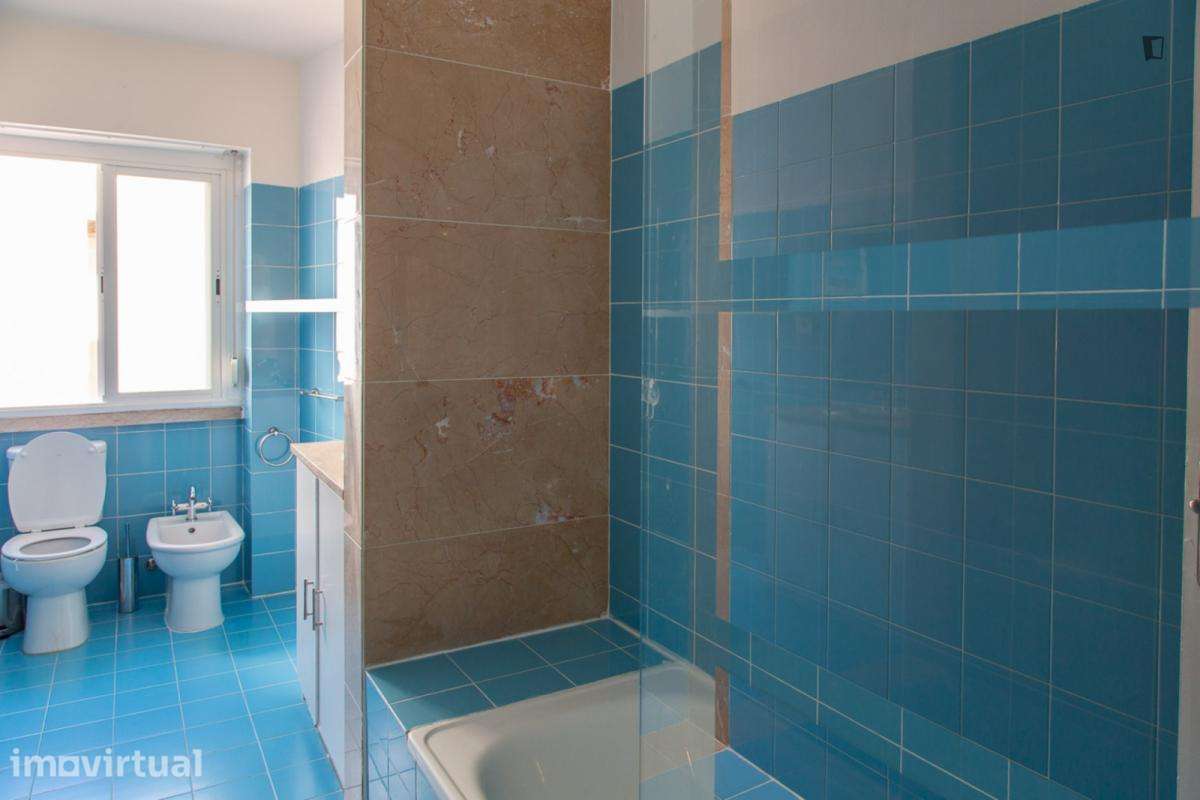Quarto - localizado em São Sebastião Lisbon - Grande imagem: 3/35