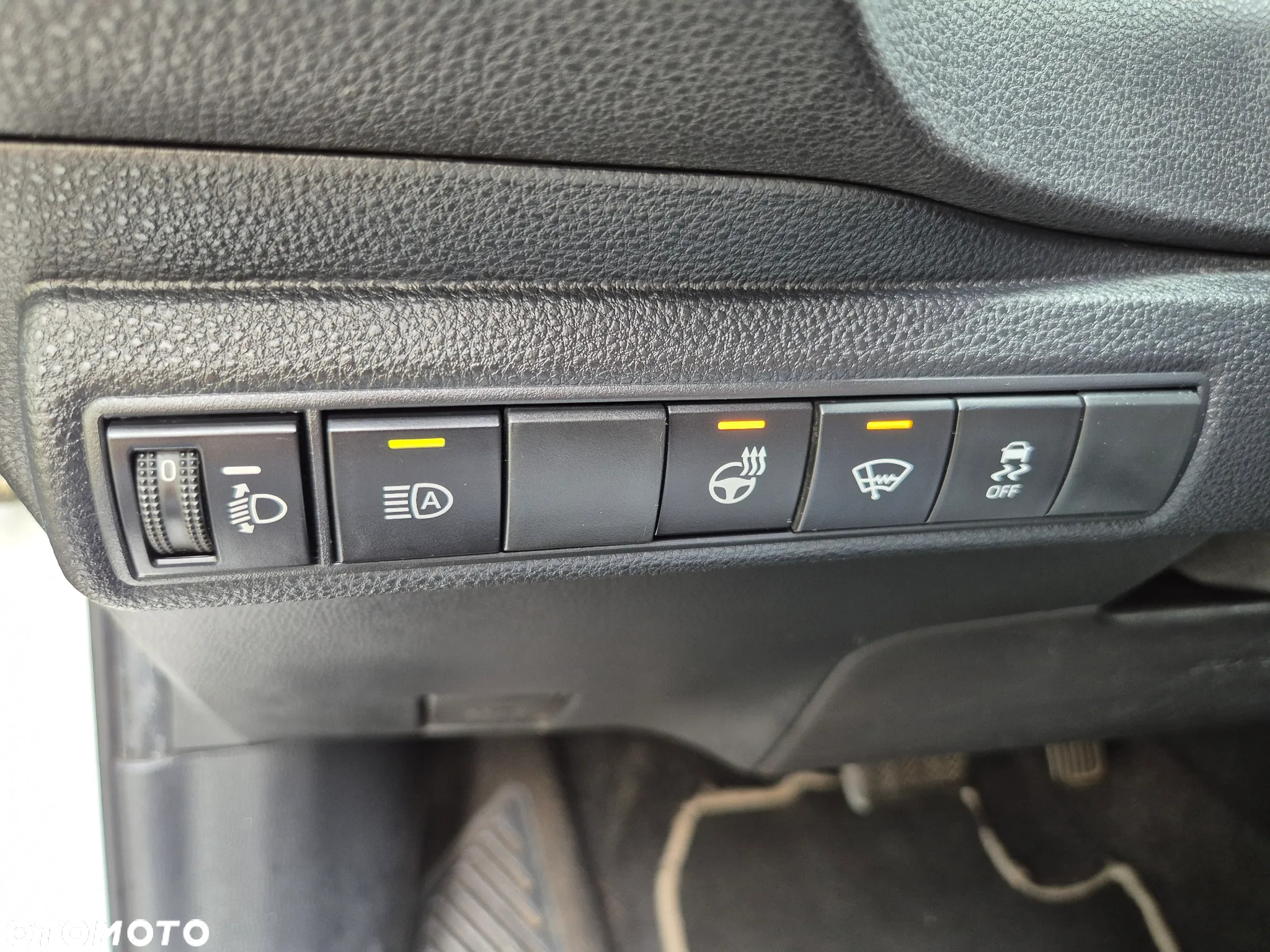 Toyota Corolla 1.8 Hybrid Comfort - 16
