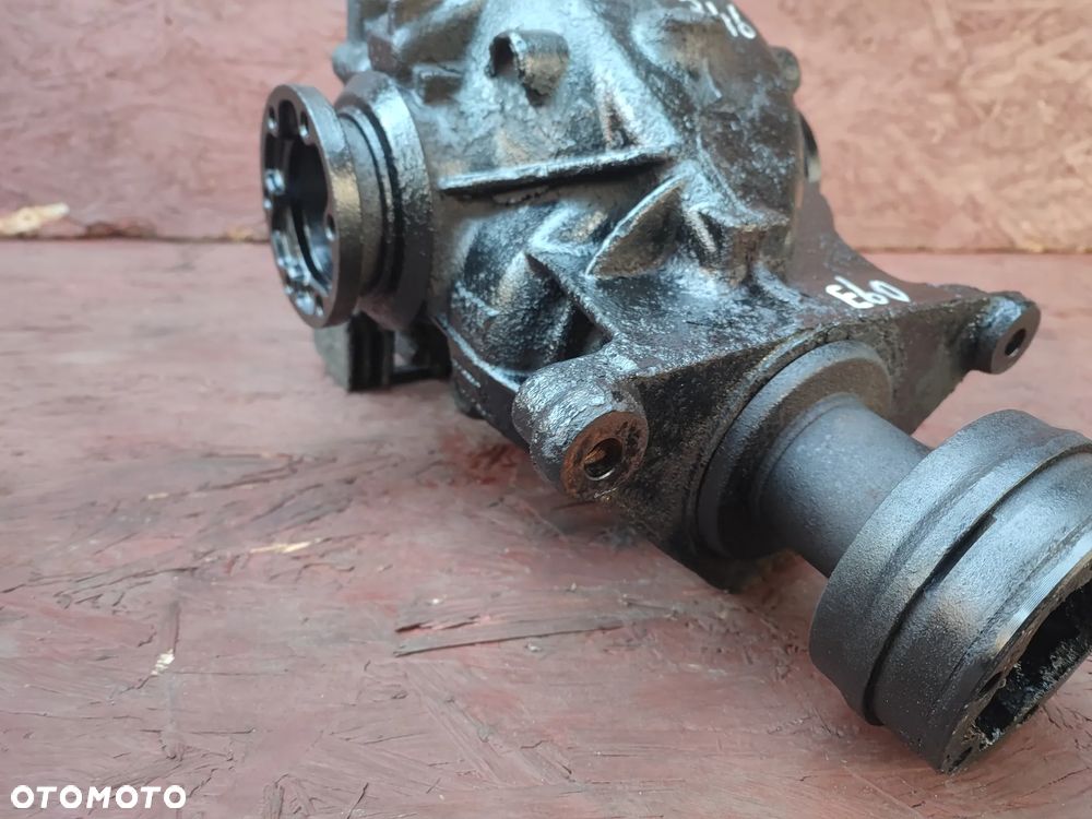 BMW E60 / E61 ORYGINALNY DYFERENCJAŁ TYŁ / DYFER / PRZEKŁADNIA TYŁ DUŻA GŁOWA O PRZEŁOŻENIU 3.46 POD SKRZYNIĘ AUTOMAT I SILNIK M54B30 O NR.  33 10 7 516 882 OEM SPRAWNY W 100% - 10