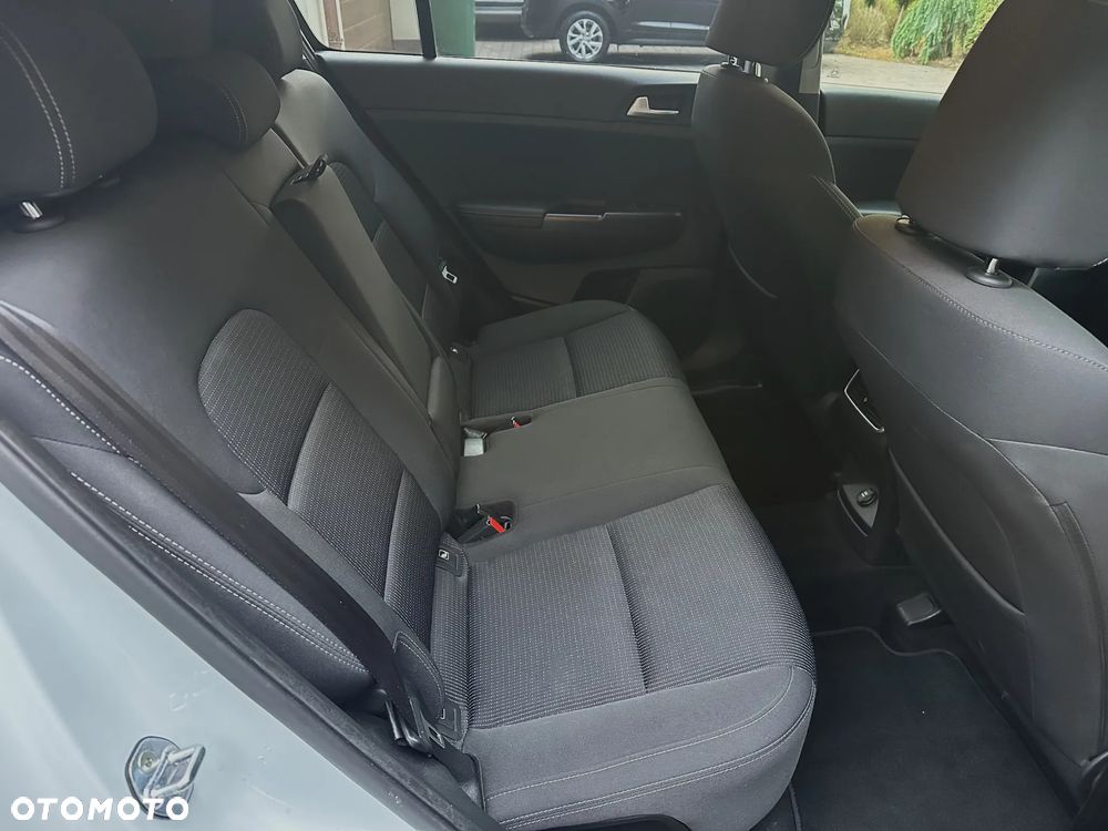 Kia Sportage 1.7 CRDI 2WD ISG Dream-Team Edition - 29