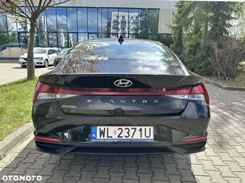 Hyundai Elantra 1.6 Modern CVT - 6