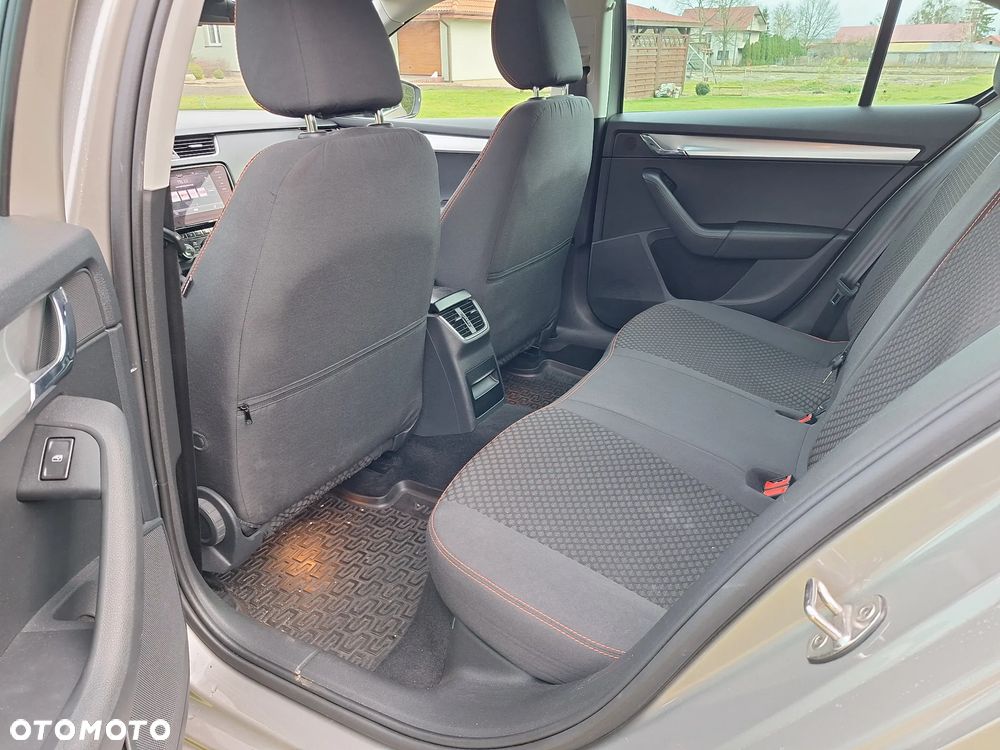 Skoda Octavia 1.5 TSI ACT Ambition - 9