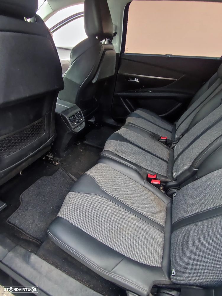Peugeot 5008 1.5 BlueHDi Allure Pack EAT8 - 25