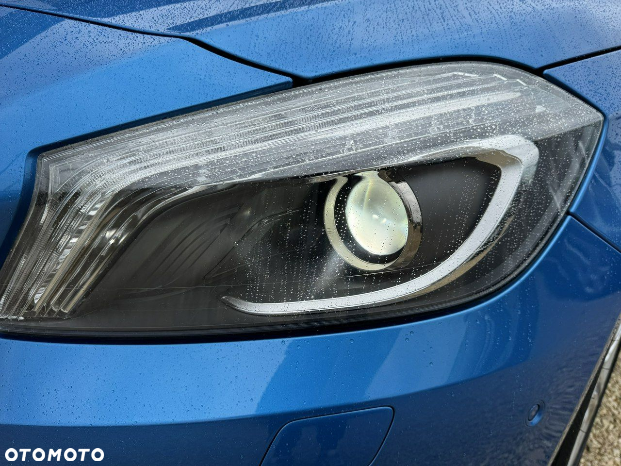 Mercedes-Benz Klasa A 180 BlueEfficiency Edition - 24