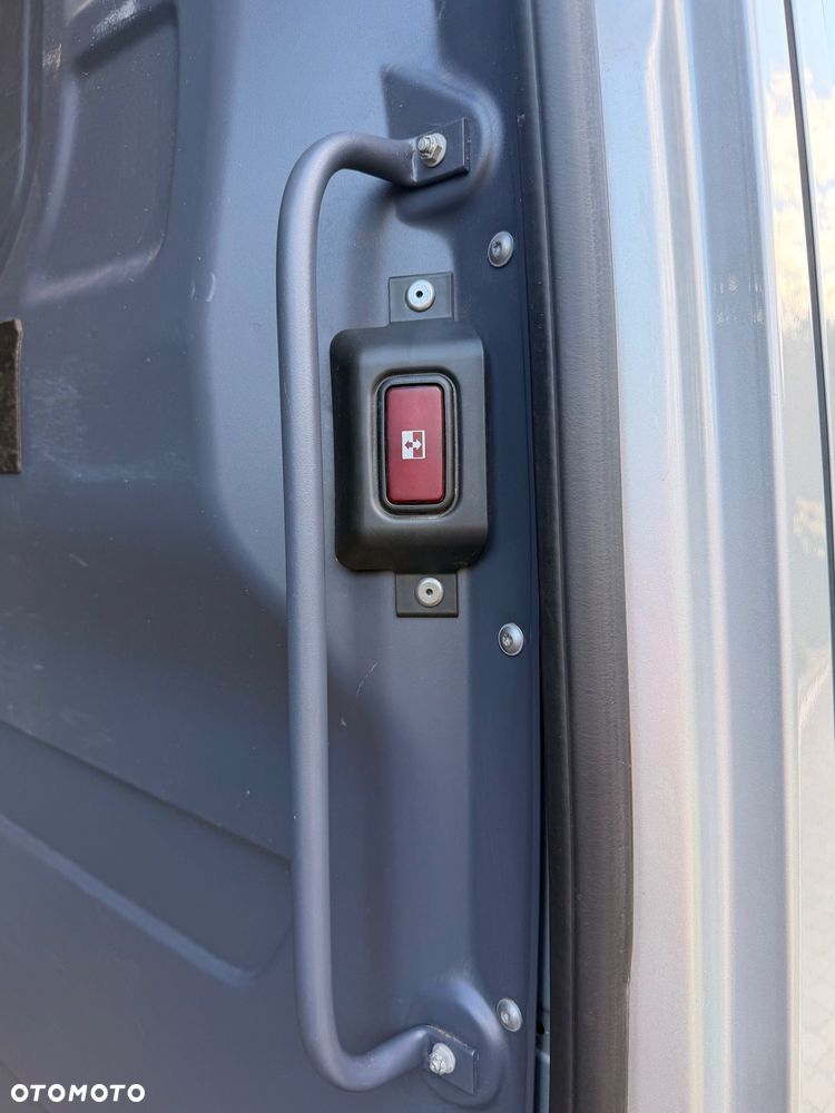 Mercedes-Benz Sprinter - 23