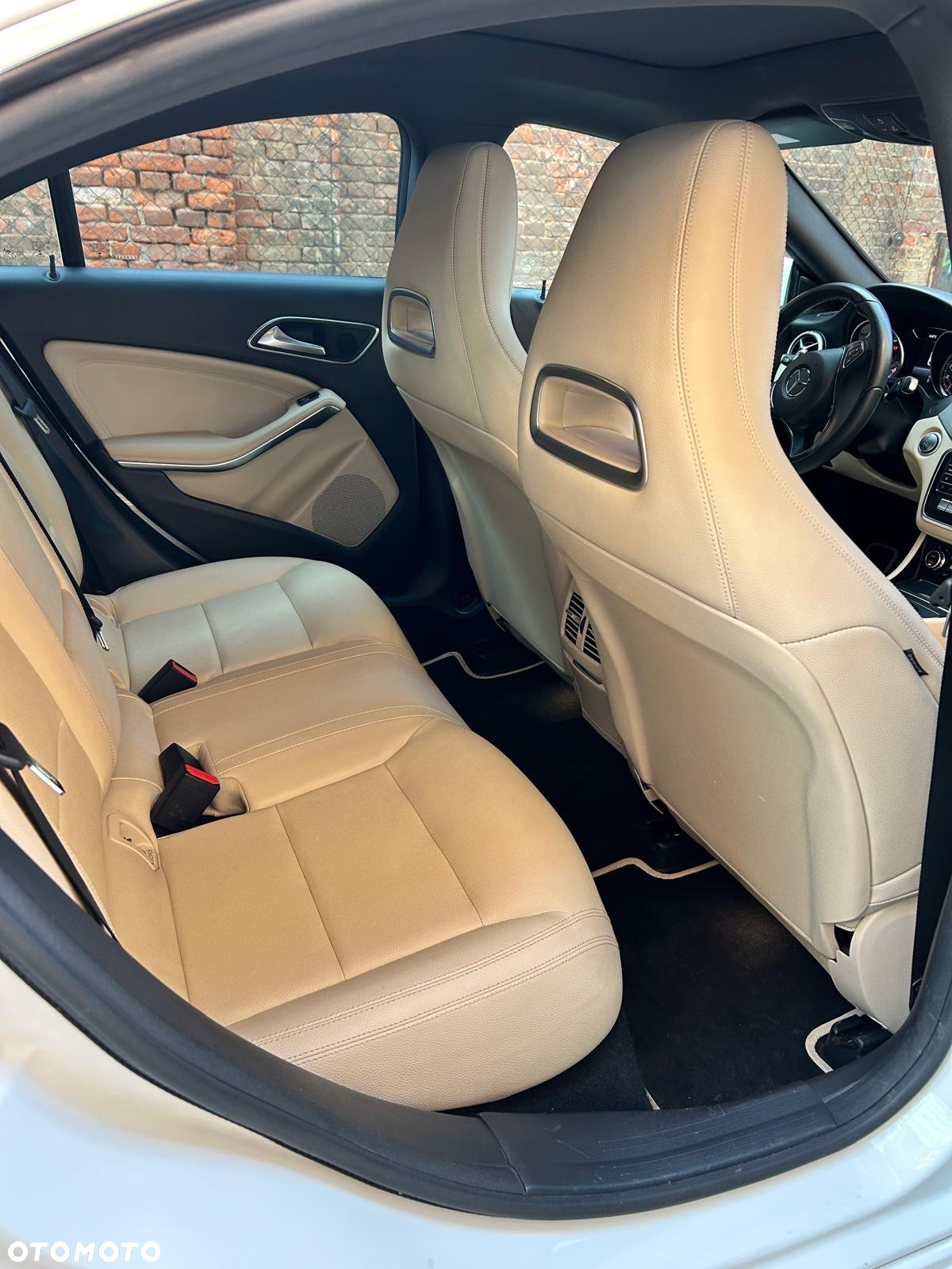 Mercedes-Benz CLA 250 4-Matic - 18