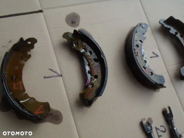 bęben szczęki cylinderek rozpierak hamulec tylny osłona tarcza kotwiczna kostka abs z zawieszenie tył toyota yaris II III 2 3 jak nowe - 32