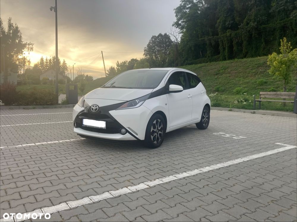 Toyota Aygo x-play Edition S+ - 2