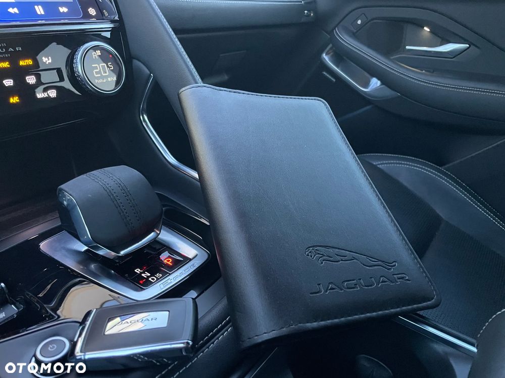 Jaguar E-Pace 2.0 P300 mHEV AWD 300 Sport - 26