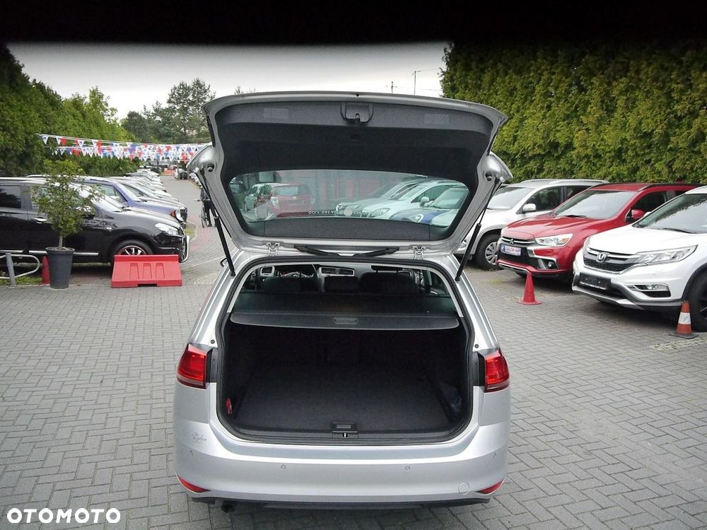 Volkswagen Golf 1.6 TDI BlueMotion Technology Comfortline - 13