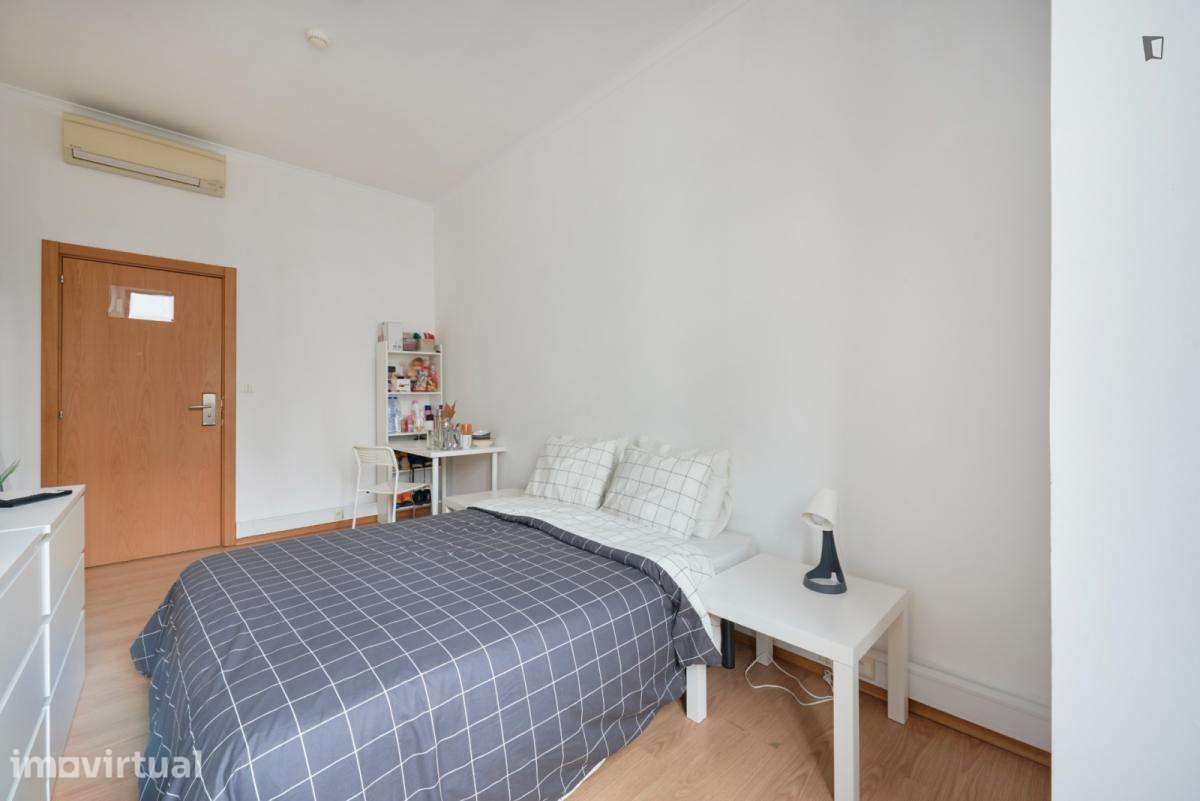 Quarto - localizado em Entrecampos Lisbon - Grande imagem: 4/12