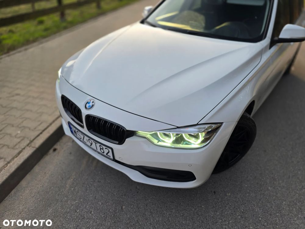 BMW Seria 3 320d Sport Line - 37