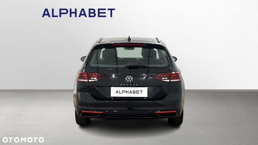 Volkswagen Passat - 4