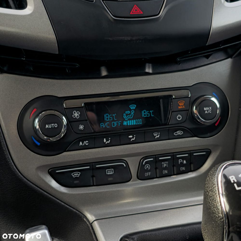 Ford Focus 1.0 EcoBoost Titanium - 26