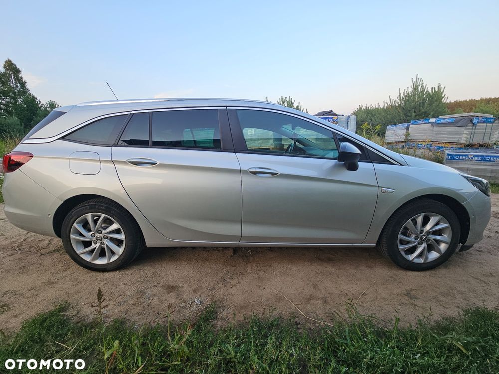 Opel Astra 1.2 T Elegance S&S - 4