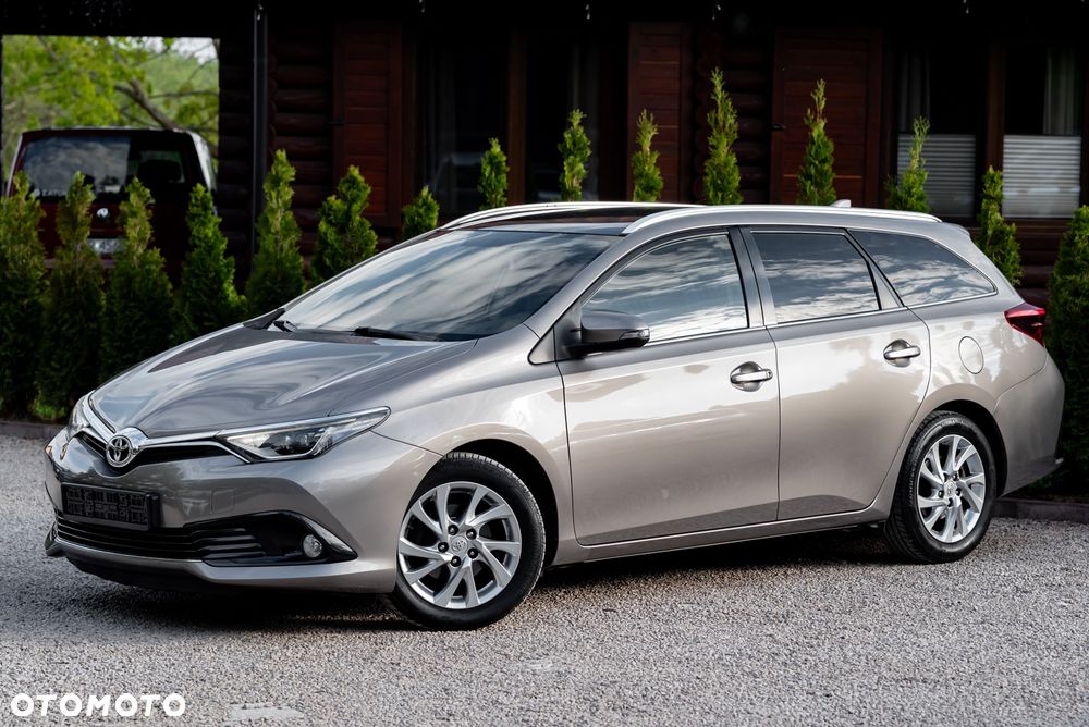 Toyota Auris 1.6 D-4D Comfort - 3