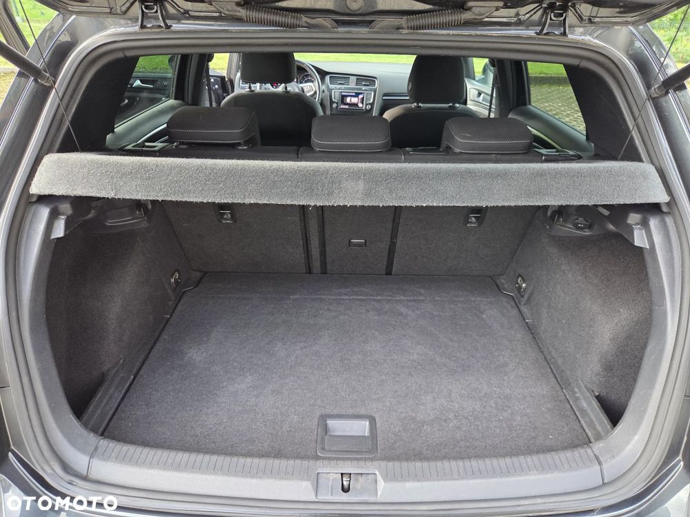 Volkswagen Golf - 14