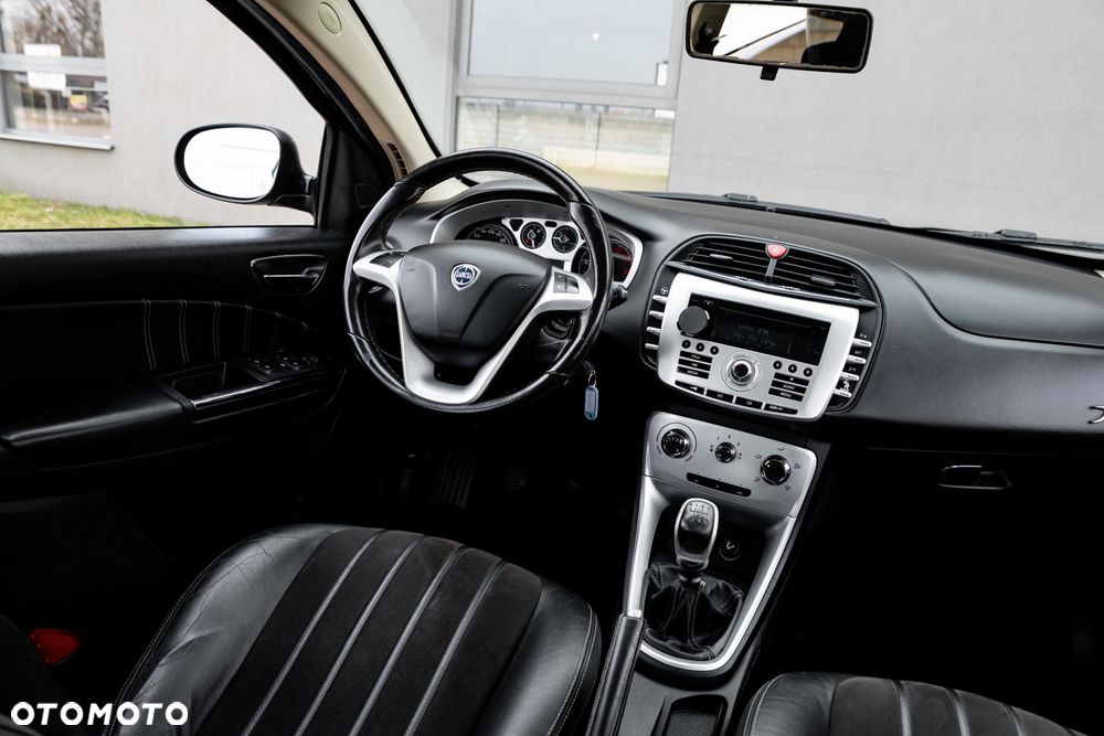 Lancia Delta 1.4 T-Jet Argento Euro5 - 26