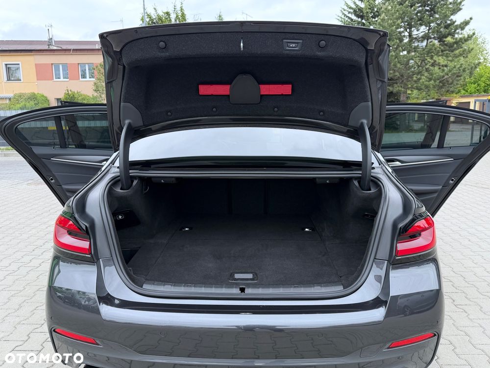 BMW Seria 5 530e M Sport sport - 36