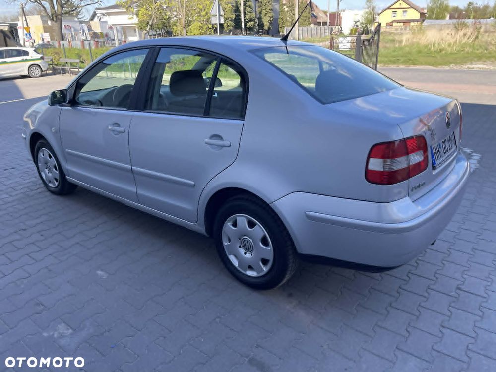 Volkswagen Polo 1.4 16V Special - 11