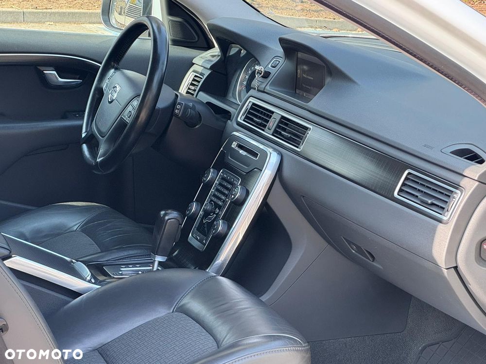 Volvo V70 D3 Geartronic Momentum - 30