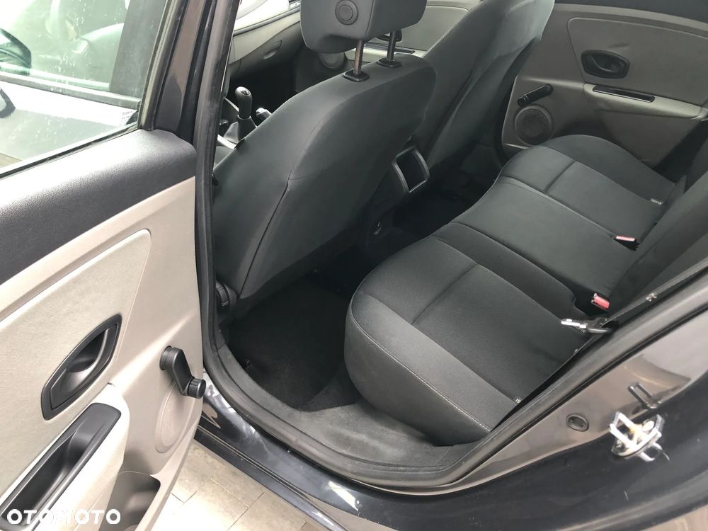 Renault Megane 1.6 16V 100 TomTom Edition - 11