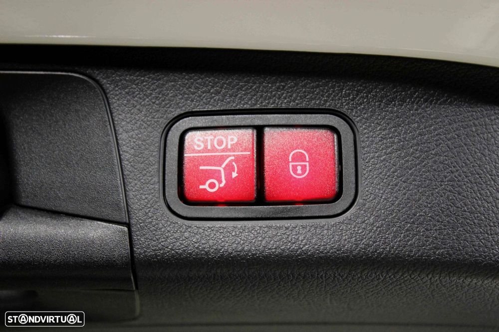 Mercedes-Benz GLA 180 d AMG Line - 12