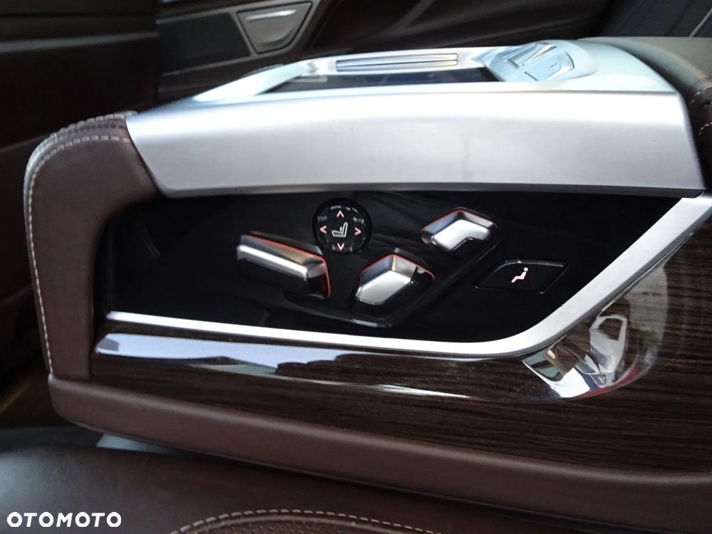 BMW Seria 7 750Ld xDrive - 22
