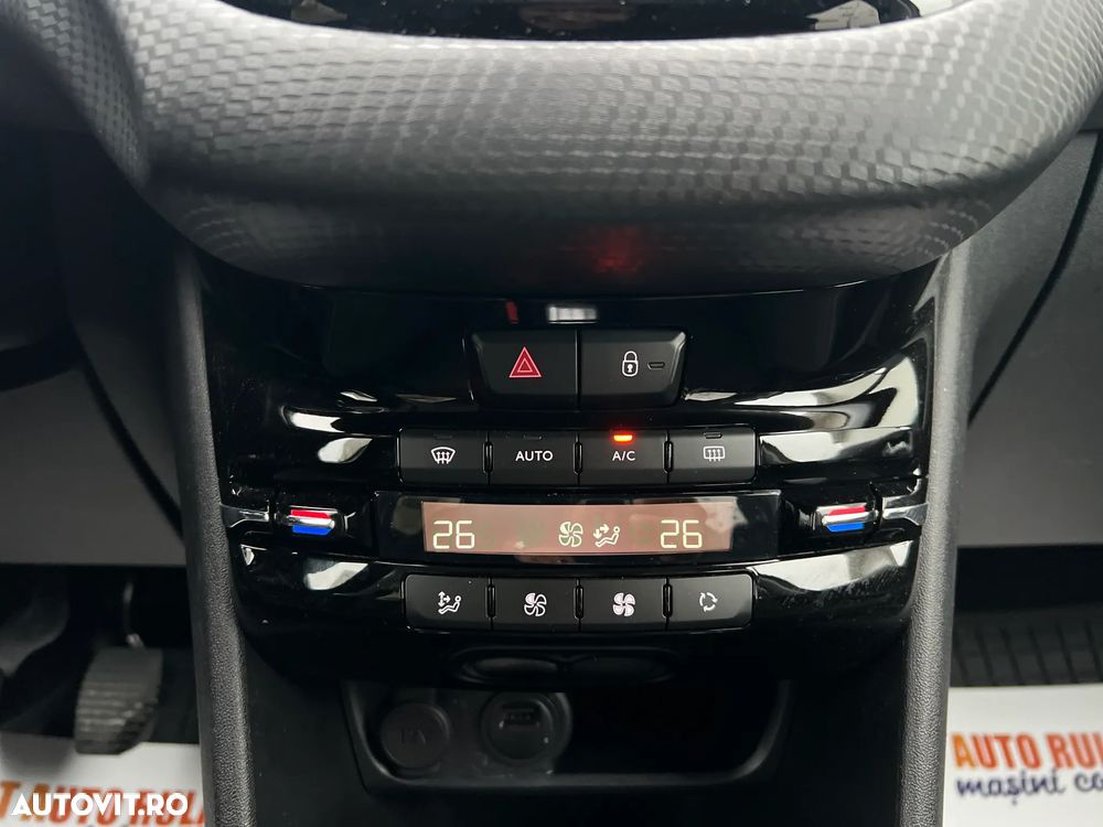 Peugeot 208 PureTech 110 Stop & Start Allure - 11