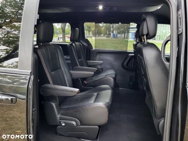 Dodge Grand Caravan 3.6 R/T - 31