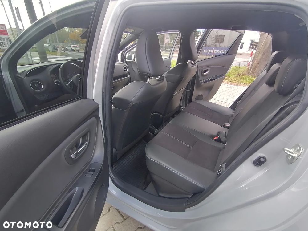 Toyota Yaris Hybrid 1.5 VVT-i - 29