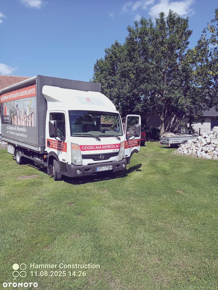 Nissan CABSTAR - 1