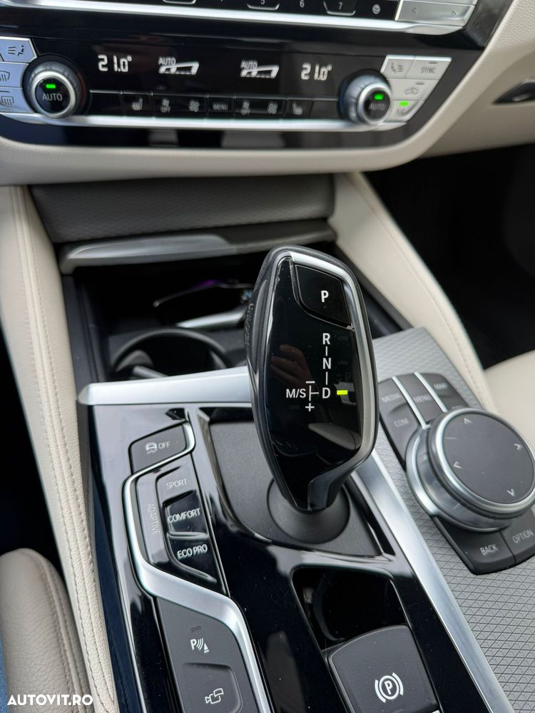 BMW Seria 5 530d xDrive AT - 16