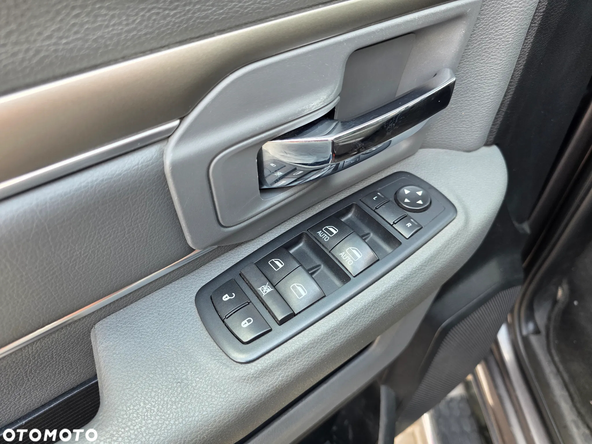 RAM 1500 - 18