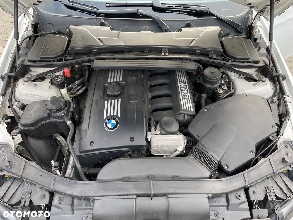 BMW Seria 3 330i M Sport Edition - 19