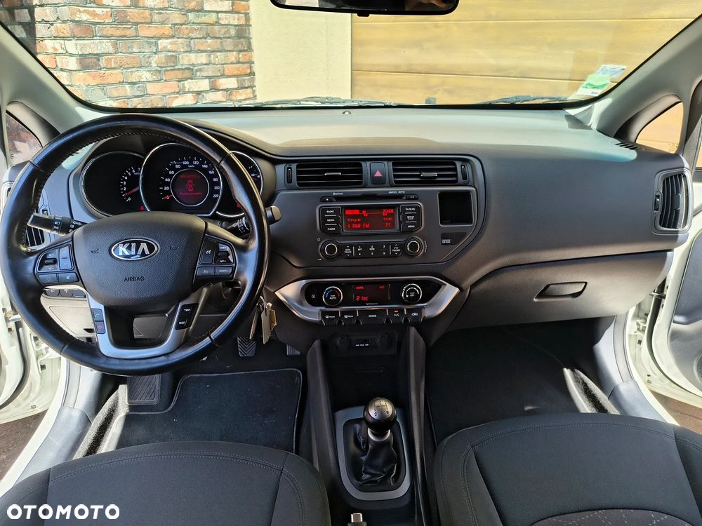 Kia Rio - 14