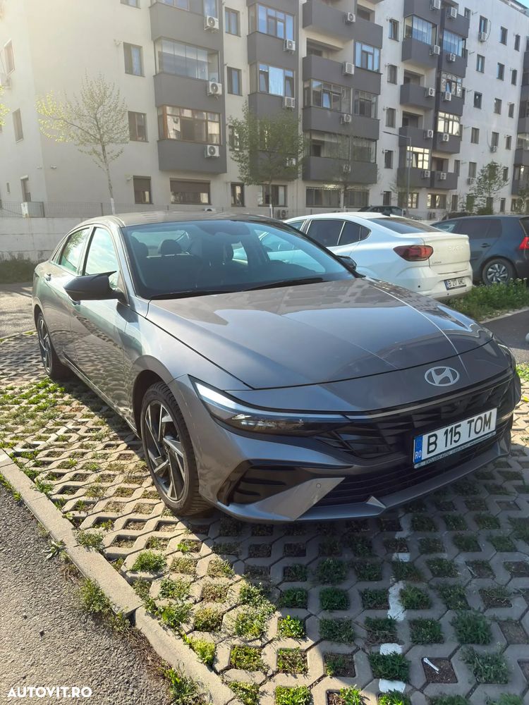 Hyundai Elantra 1.6 l 123 CP CVT Exclusive Navi - 1