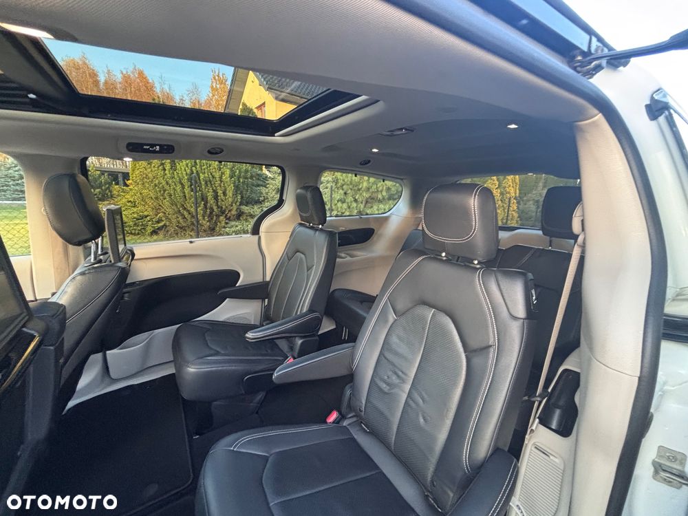 Chrysler Pacifica - 19