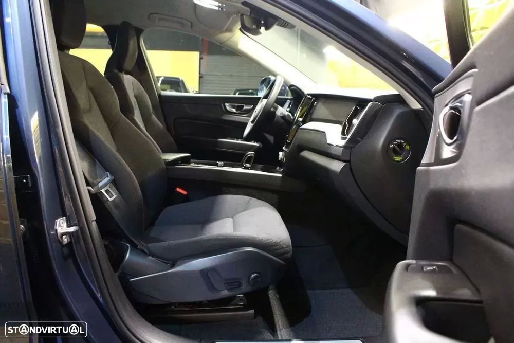 Volvo XC 60 2.0 B4 Momentum - 12