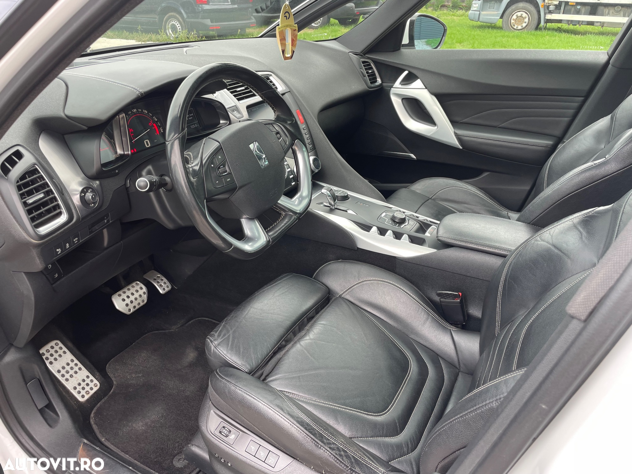 Citroën DS5 Hybrid4 EGS6 SportChic - 6