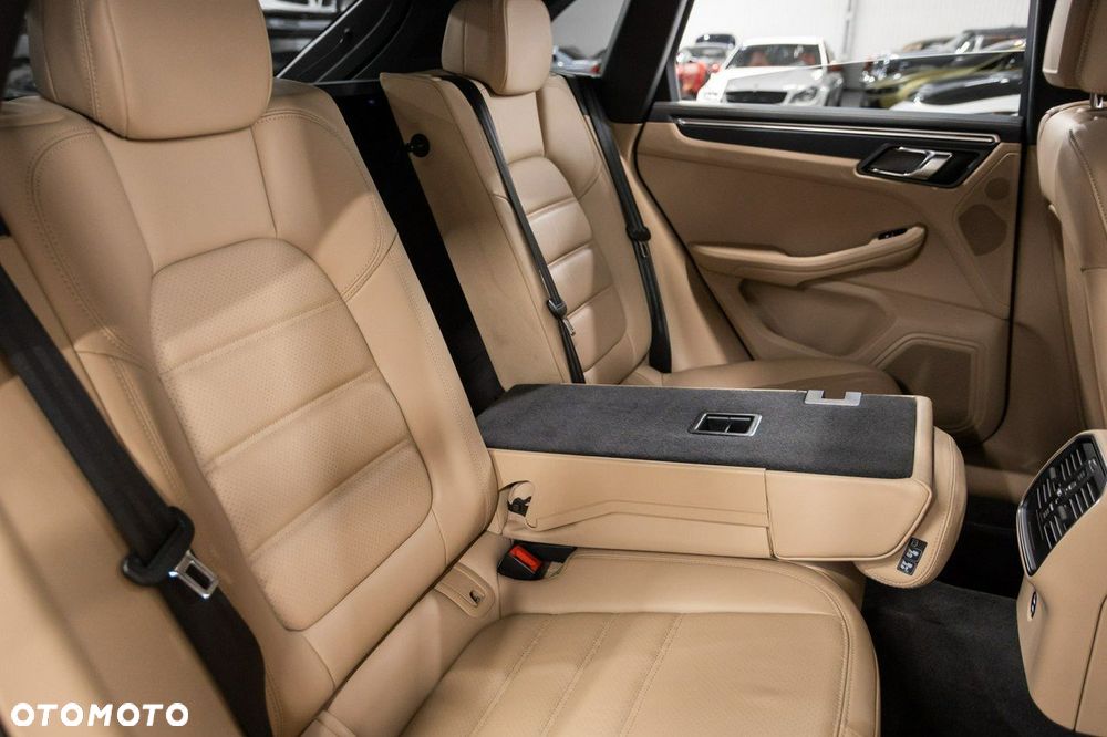 Porsche Macan - 27