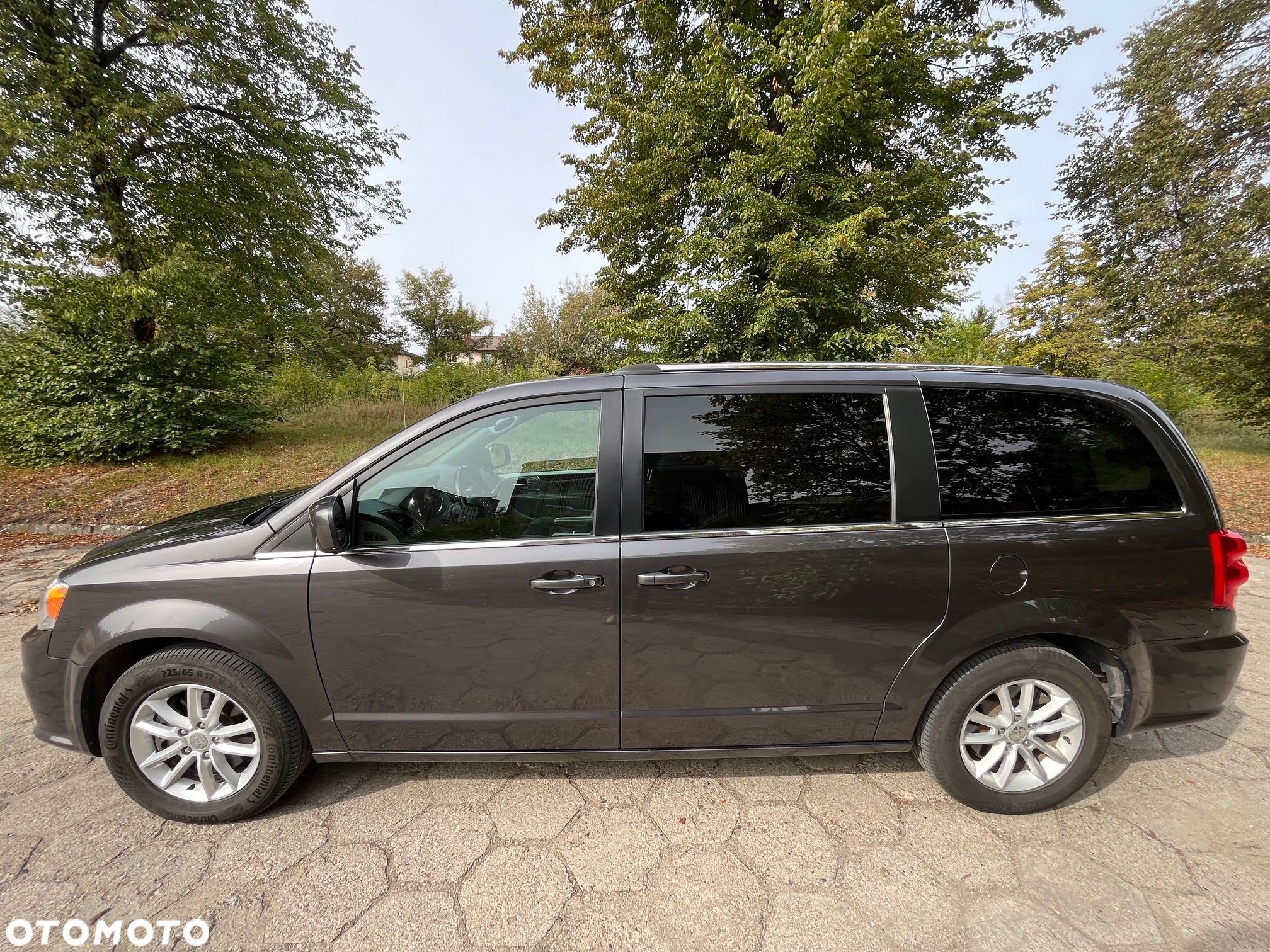 Dodge Grand Caravan - 11