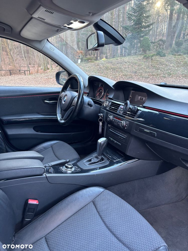 BMW Seria 3 320d xDrive DPF - 13
