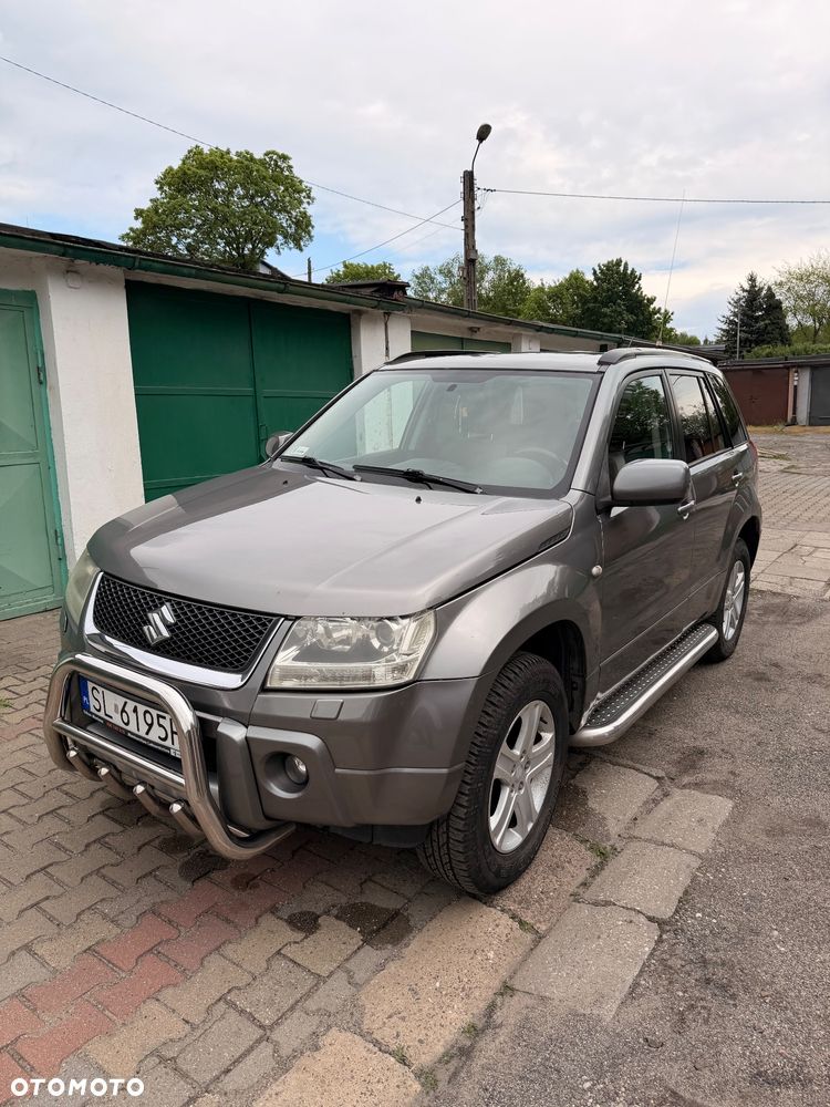 Suzuki Grand Vitara 2.0 De luxe - 2