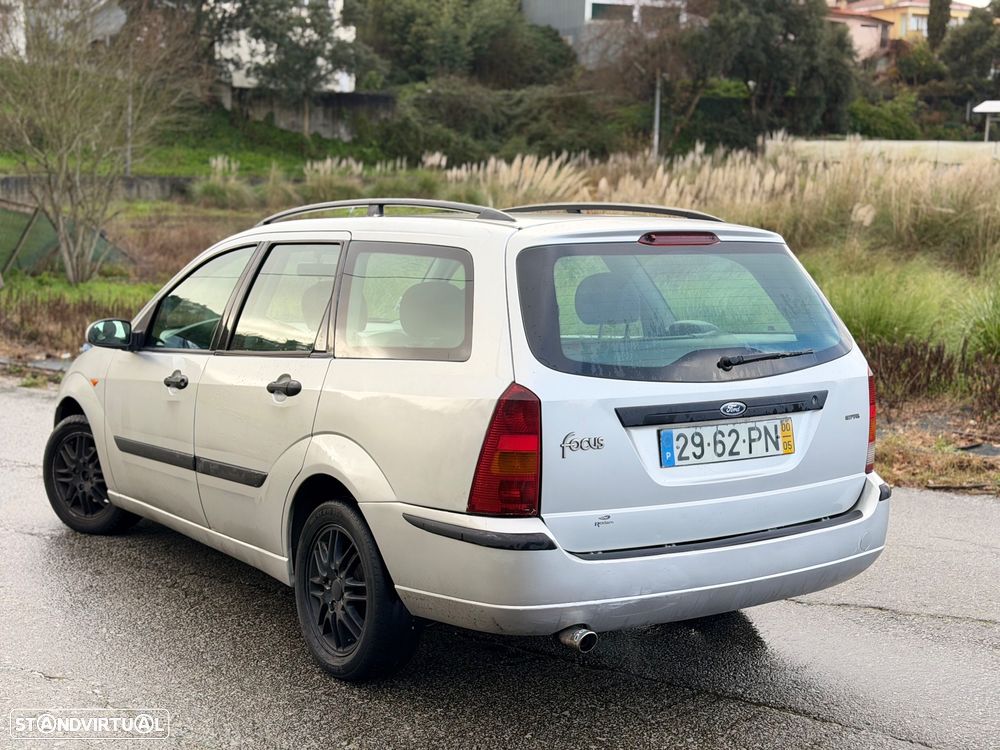 Ford Focus SW 1.4 Ambiente - 3