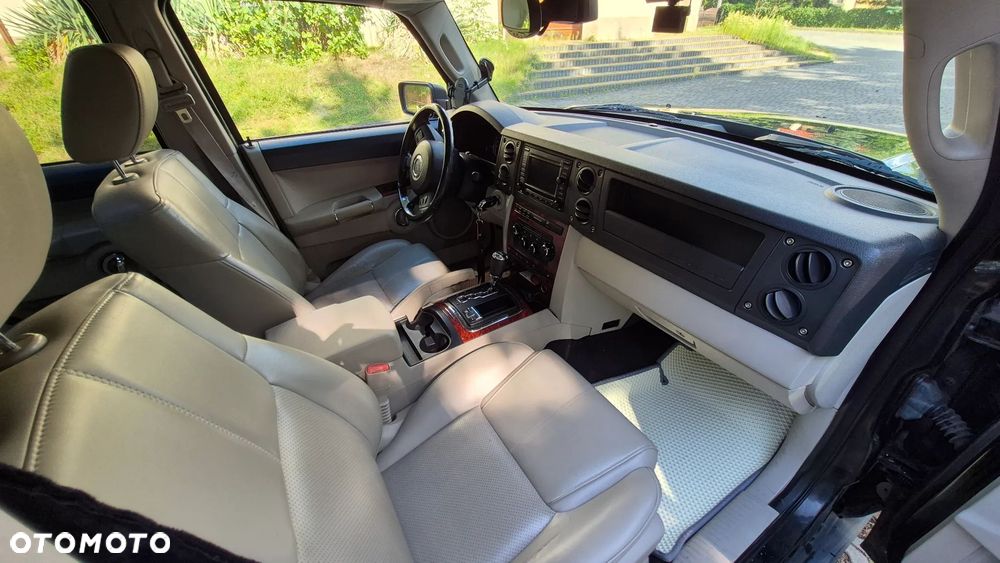 Jeep Commander 5.7 V8 Limited - 19