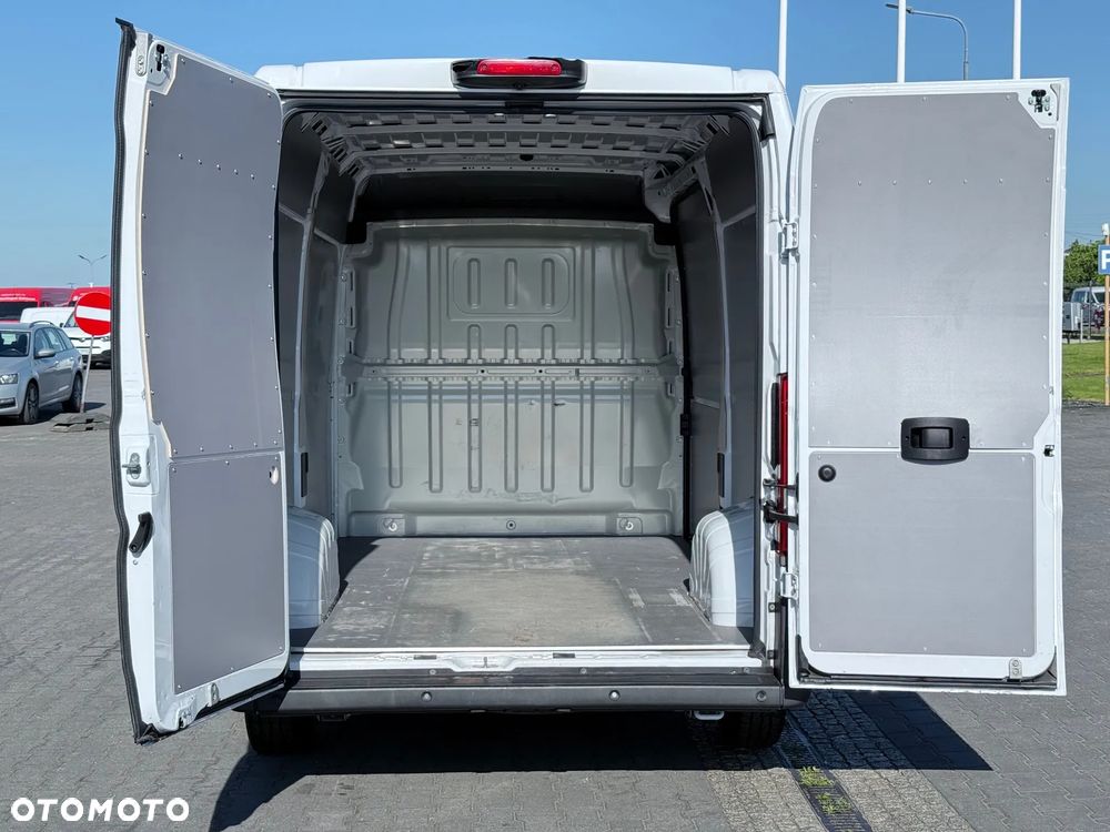 Peugeot Boxer Furgon Blaszak L2H2 Bogate Wyposażenie - 19