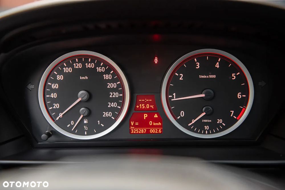 BMW Seria 5 523i Touring - 19